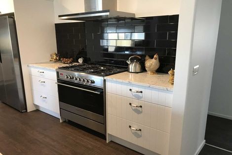 Photo of property in 9 Lady Jocelyn Place, Whitianga, 3510