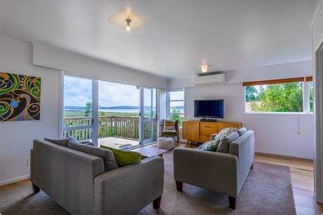 Photo of property in 40 Gill Avenue, Te Atatu Peninsula, Auckland, 0610