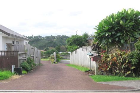 Photo of property in 8 Lasque Place, Glen Eden, Auckland, 0602