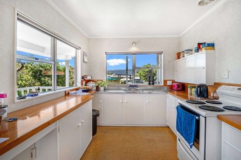 Photo of property in 14 Manga-pirau Street, Waikawa Beach, Manakau, 5573