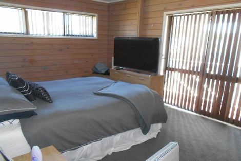 Photo of property in 37 Guadeloupe Crescent, Grenada Village, Wellington, 6037