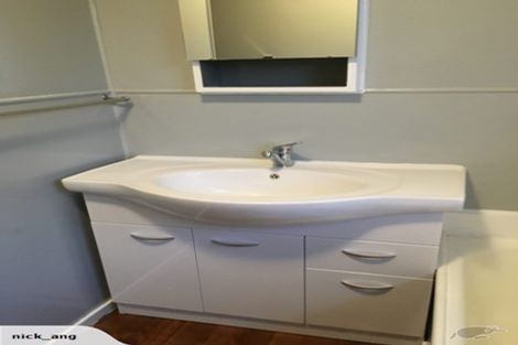 Photo of property in 5 Nan Place, Pakuranga Heights, Auckland, 2010