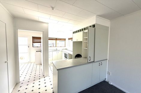 Photo of property in 2/47 Zita Maria Drive, Massey, Auckland, 0614