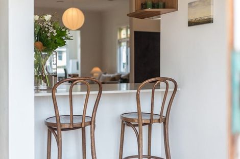 Photo of property in 137 Onepu Road, Lyall Bay, Wellington, 6022