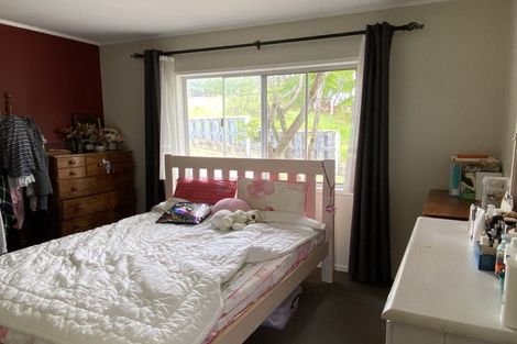 Photo of property in 1/284 Sunset Road, Windsor Park, Auckland, 0632
