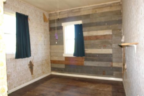 Photo of property in 17 Gloag Street, Waverley, 4510