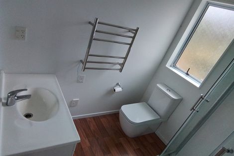 Photo of property in 2/129 Edmonton Road, Te Atatu South, Auckland, 0610