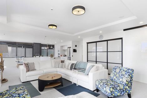 Photo of property in 2/48 Marine Parade, Mount Maunganui, 3116
