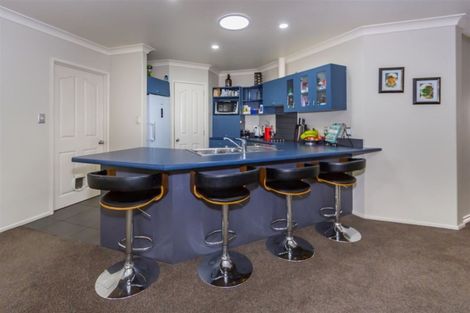 Photo of property in 2 Hawkins Place, Rangiora, 7400