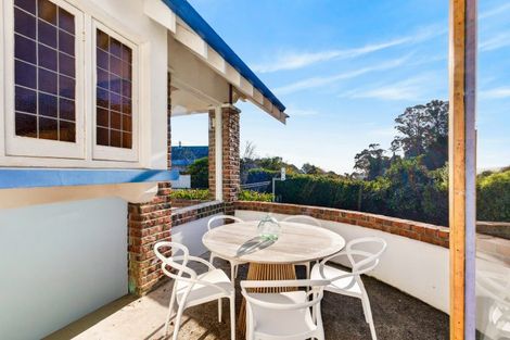 Photo of property in 60 Milton Road, Bluff Hill, Napier, 4110