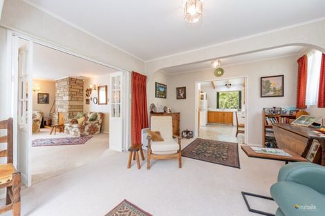 Photo of property in 1 Fendalton Crescent, Pinehaven, Upper Hutt, 5019