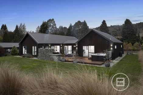 Photo of property in 45 Peregrine Falcon Road, Mount Creighton, Queenstown, 9371