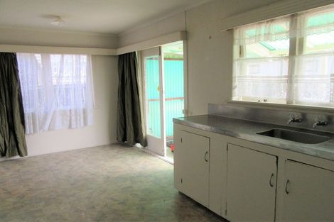 Photo of property in 9 Clayton Road, Manurewa, Auckland, 2102