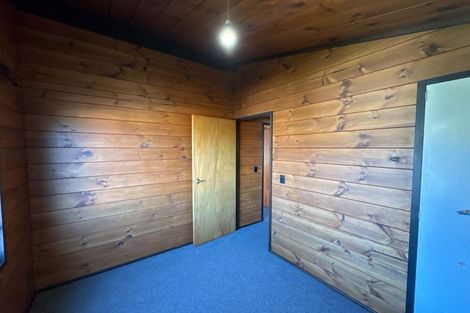 Photo of property in 4 Skeet Place, Merrilands, New Plymouth, 4312