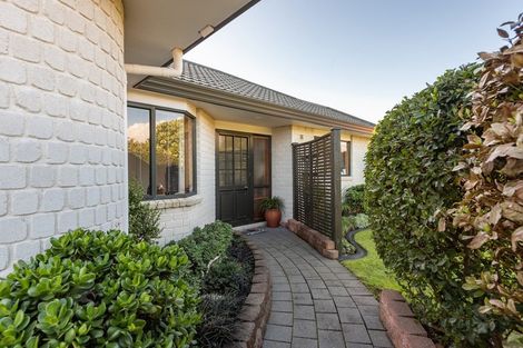 Photo of property in 2 Taranui Way, Paraparaumu Beach, Paraparaumu, 5032