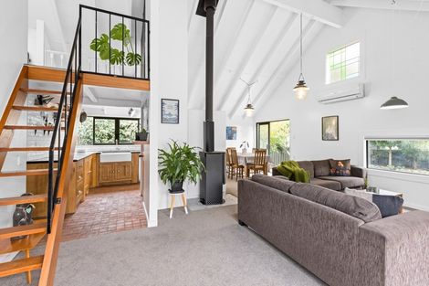 Photo of property in 69 Lipscombe Crescent, Havelock North, 4130