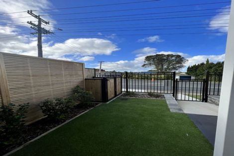 Photo of property in 10/170 Don Buck Road, Massey, Auckland, 0614