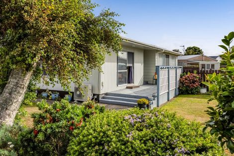 Photo of property in 5 Iredale Road, Hawera, 4610