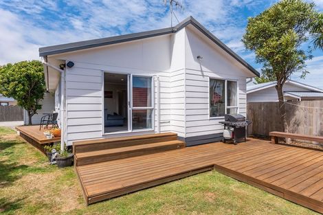 Photo of property in 73 Langdale Avenue, Paraparaumu, 5032