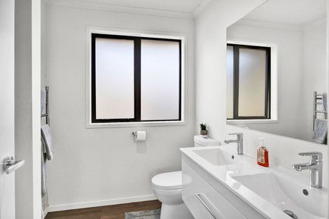 Photo of property in 48b Celia Street, Stratford, 4332