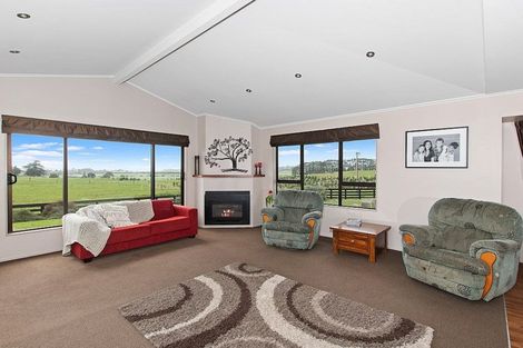 Photo of property in 413a Baylys Coast Road, Dargaville, 0377