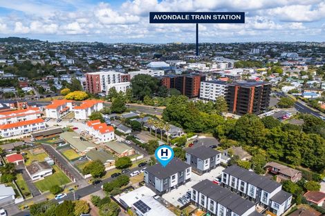 Photo of property in 19 Taipahitini Road, Rosehill, 2113