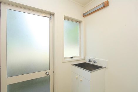 Photo of property in 2/62 Walworth Avenue, Pakuranga Heights, Auckland, 2010