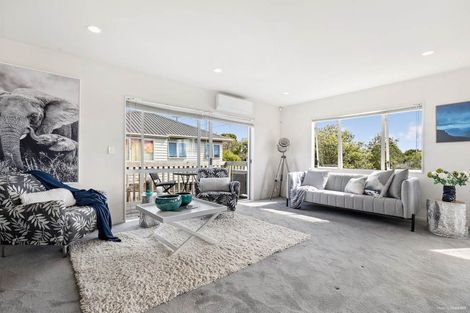 Photo of property in 190 Sunnynook Road, Totara Vale, Auckland, 0627