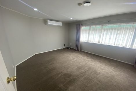 Photo of property in 2/20 Ben Nevis Place, Northpark, Auckland, 2013
