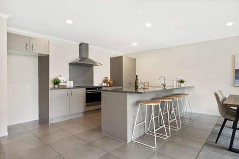 Photo of property in 18 Akeake Lane, Manurewa, Auckland, 2102