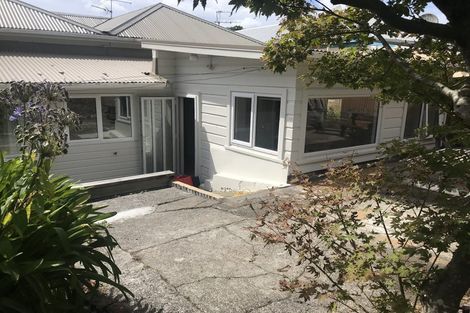 Photo of property in 37 Ara Paiwhenua, Tawa, Wellington, 5028