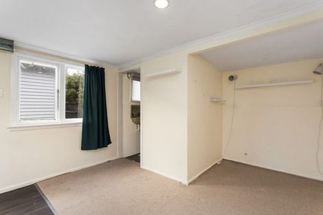 Photo of property in 18 Sandwich Road, Beckenham, Christchurch, 8023