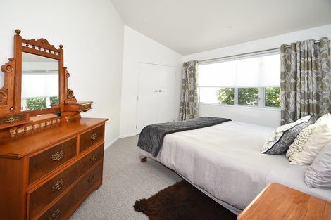 Photo of property in 9 Domain Crescent, Muriwai, Waimauku, 0881