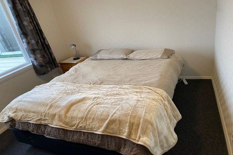 Photo of property in 131 Ruskin Road, Newlands, Wellington, 6037