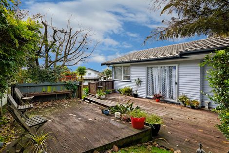 Photo of property in 40 Lemnos Place, Titirangi, Auckland, 0604