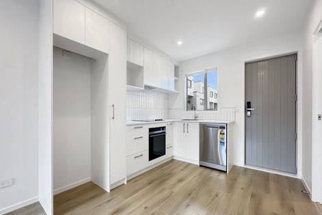 Photo of property in 2 Ngae Place, Mangere East, Auckland, 2024