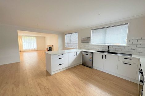 Photo of property in 5 Ussher Place, Pakuranga Heights, Auckland, 2010