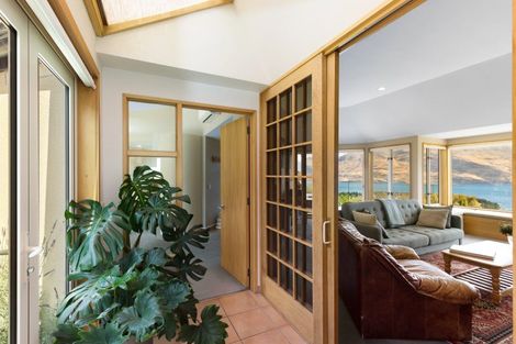 Photo of property in 5 Windsor Place, Queenstown, 9300