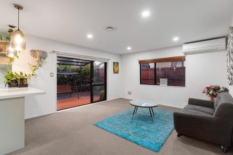 Photo of property in 30 Hercules Drive, Henderson, Auckland, 0612