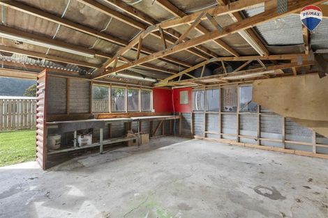Photo of property in 33 Stockdale Street, Wainuiomata, Lower Hutt, 5014