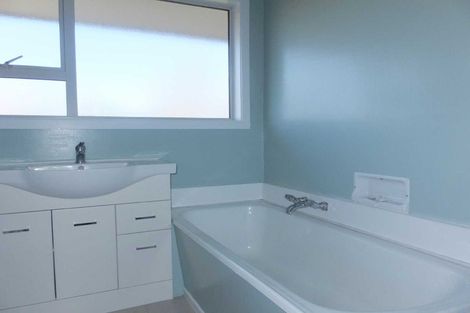 Photo of property in 11 Powell Crescent, Ilam, Christchurch, 8041