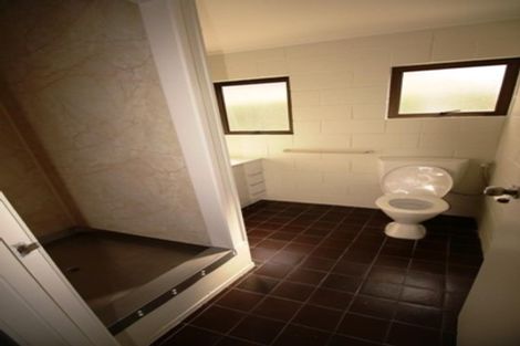 Photo of property in 42 Roberts Road, Te Atatu South, Auckland, 0610