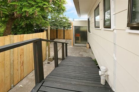 Photo of property in 122a Colwill Road, Massey, Auckland, 0614