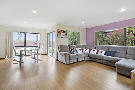 Photo of property in 9 Staten Place, Mangere, Auckland, 2022