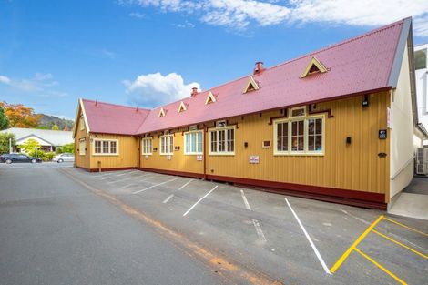 Photo of property in 319 Hardy Street, Nelson, 7010