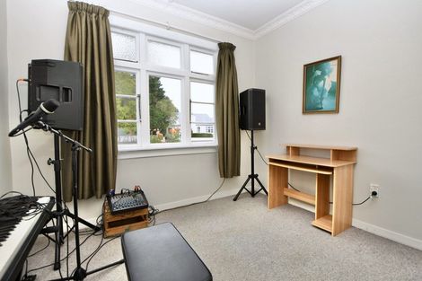 Photo of property in 2 Mckenzie Terrace, Carterton, 5713