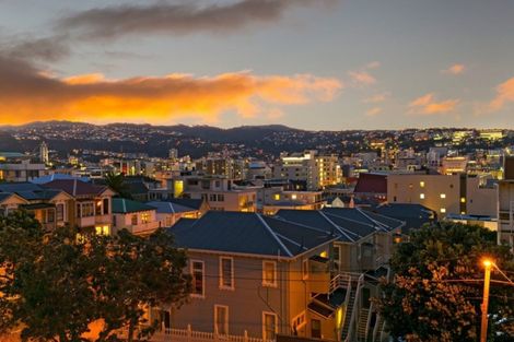 Photo of property in 2u2 Hawker Street, Mount Victoria, Wellington, 6011