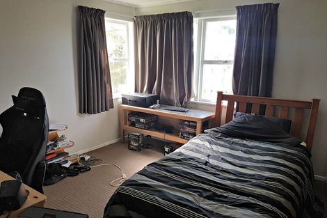 Photo of property in 16 Reiman Street, New Lynn, Auckland, 0600