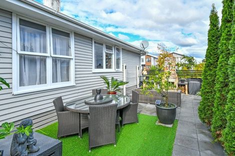 Photo of property in 22 Old Wairoa Road, Papakura, 2110