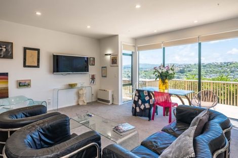 Photo of property in 77u2 Nevay Road, Miramar, Wellington, 6022